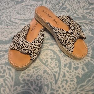 Gianni Bini Black and Cream Knotted Espadrille Slide Sandals